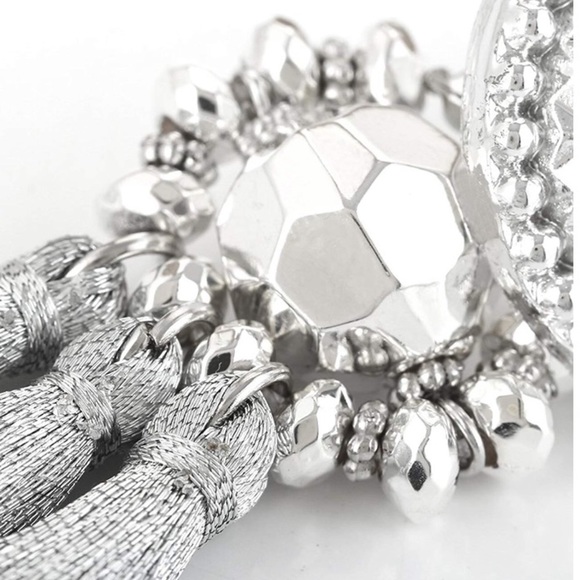 ✨SILVER ON SILVER VINTAGE LOOK BETTY TASSLEEARRING - Picture 4 of 8